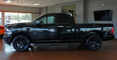 2019 RAM 1500 Classic Express  Black Top Package 4X4 - Photo 5 - North Canton, OH 44720