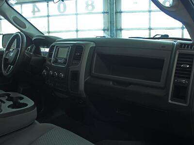 2019 RAM 1500 Classic Express  Black Top Package 4X4 - Photo 26 - North Canton, OH 44720