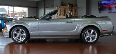 2008 Ford Mustang GT Premium  Convertible - Photo 6 - North Canton, OH 44720