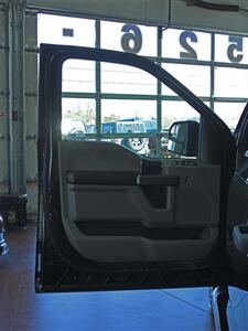 2015 Ford F-150 XLT  4X4 - Photo 13 - North Canton, OH 44720