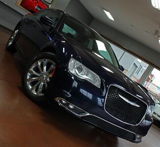 2017 Chrysler 300 Series Limited  AWD - Photo 45 - North Canton, OH 44720