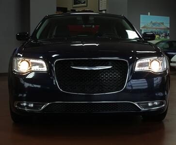 2017 Chrysler 300 Series Limited  AWD - Photo 37 - North Canton, OH 44720