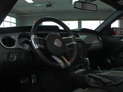 2013 Ford Mustang V6 Premium  Convertible - Photo 17 - North Canton, OH 44720