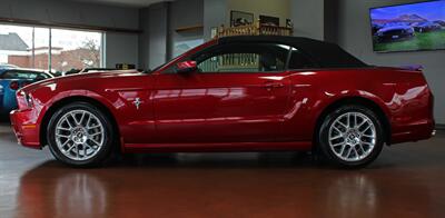 2013 Ford Mustang V6 Premium  Convertible - Photo 5 - North Canton, OH 44720