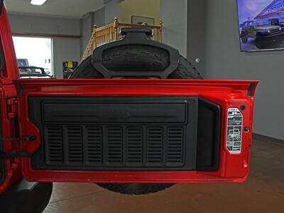 2021 Jeep Wrangler Unlimited Sahara 80th Anniversary  Sky Touch Roof - Photo 11 - North Canton, OH 44720