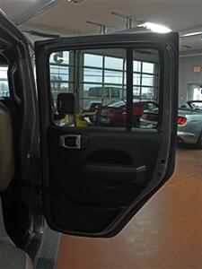 2019 Jeep Wrangler Unlimited Sahara  Hard Top Leather Navigation 4X4 - Photo 38 - North Canton, OH 44720