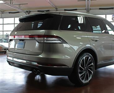 2020 Lincoln Aviator Reserve  AWD - Photo 9 - North Canton, OH 44720