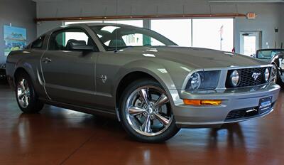 2009 Ford Mustang GT Premium   - Photo 2 - North Canton, OH 44720