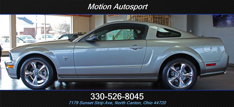 2009 Ford Mustang GT Deluxe photo