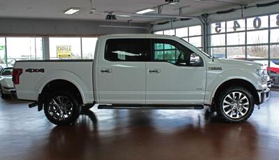 2015 Ford F-150 Lariat  Moon Roof Navigation 4X4 - Photo 10 - North Canton, OH 44720
