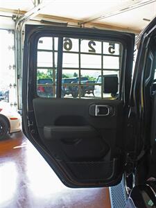 2021 Jeep Wrangler Unlimited Sahara  Sky Touch Roof 4X4 - Photo 38 - North Canton, OH 44720