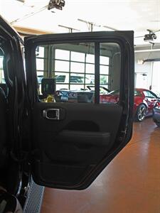 2021 Jeep Wrangler Unlimited Sahara  Sky Touch Roof 4X4 - Photo 40 - North Canton, OH 44720