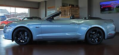 2021 Ford Mustang GT Premium  Convertible - Photo 6 - North Canton, OH 44720