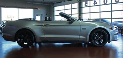 2021 Ford Mustang GT Premium  Convertible - Photo 14 - North Canton, OH 44720