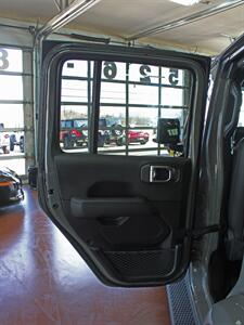 2021 Jeep Wrangler Unlimited Sahara Altitude  Hard Top Navigation Leather 4X4 - Photo 36 - North Canton, OH 44720