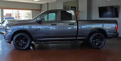 2021 RAM 1500 Classic Express  Black Top Edition 4X4 - Photo 5 - North Canton, OH 44720