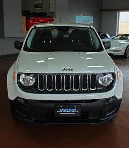 2016 Jeep Renegade Sport  4X4 - Photo 4 - North Canton, OH 44720