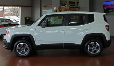 2016 Jeep Renegade Sport  4X4 - Photo 5 - North Canton, OH 44720