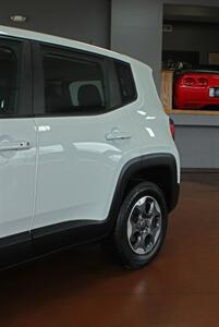 2016 Jeep Renegade Sport  4X4 - Photo 42 - North Canton, OH 44720