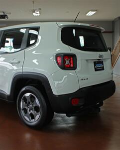 2016 Jeep Renegade Sport  4X4 - Photo 6 - North Canton, OH 44720