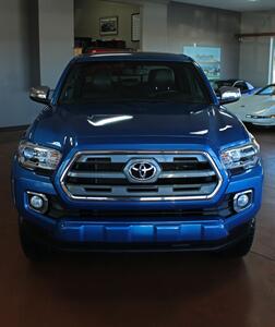 2016 Toyota Tacoma Limited  Moon Roof Navigation 4X4 - Photo 4 - North Canton, OH 44720