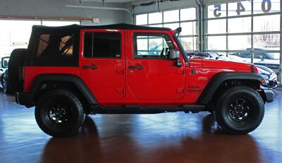 2015 Jeep Wrangler Unlimited Sport  4X4 - Photo 10 - North Canton, OH 44720