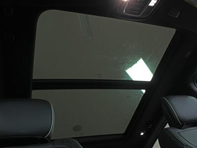 2022 RAM 1500 Limited  Moon Roof Navigation 4X4 - Photo 32 - North Canton, OH 44720