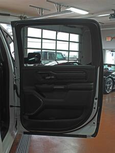 2022 RAM 1500 Limited  Moon Roof Navigation 4X4 - Photo 35 - North Canton, OH 44720