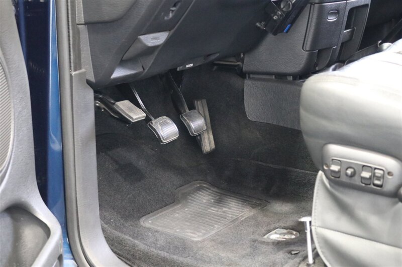 2003 Dodge Ram 2500 SLT 4dr Quad Cab  1-OWNER* 100% RUST FREE* SHORT BED HIGH OUTPUT CUMMINS 5.9L* 6-SPEED MANUAL* LEATHER* REAR AIRBAGS* BANKS EXAUST BRAKE* IN BED AUX FUEL TANK* ALL RECORDS SINCE NEW* WINDOW STICKER* 2-KEYS* 35 "NITTOs - Photo 82 - Portland, OR 97230