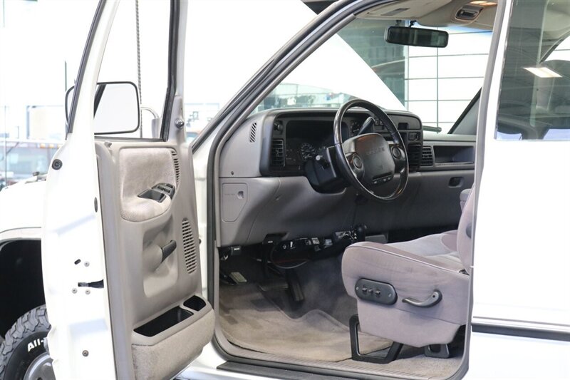 1996 Dodge Ram 2500 Laramie SLT 1-OWNER* 100% RUST FREE* NEW FRONT & REAR COMPLETE BRAKE SYSTEM* NEW FRONT CRANK SEAL-TIMING COVER GASKET* TRANSMISSION-TRANSFER CASE SERVICE* NEW U-JOINTS* NEW FULL AC SYSTEM* ALL BOOKS-MANUALS - Photo 54 - Portland, OR 97230