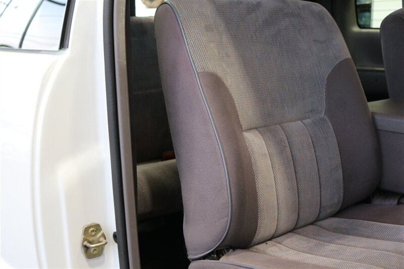 1996 Dodge Ram 2500 Laramie SLT 1-OWNER* 100% RUST FREE* NEW FRONT & REAR COMPLETE BRAKE SYSTEM* NEW FRONT CRANK SEAL-TIMING COVER GASKET* TRANSMISSION-TRANSFER CASE SERVICE* NEW U-JOINTS* NEW FULL AC SYSTEM* ALL BOOKS-MANUALS - Photo 71 - Portland, OR 97230