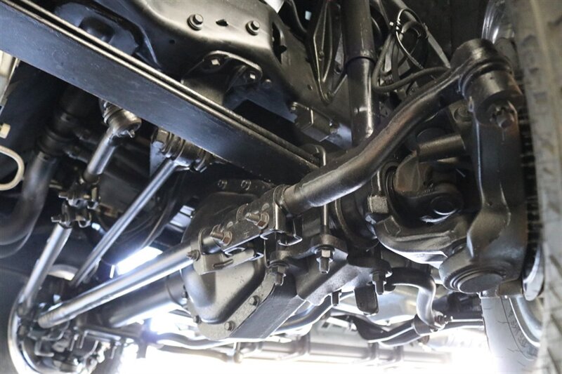 2001 Ford F-350 Lariat   - Photo 38 - Portland, OR 97230