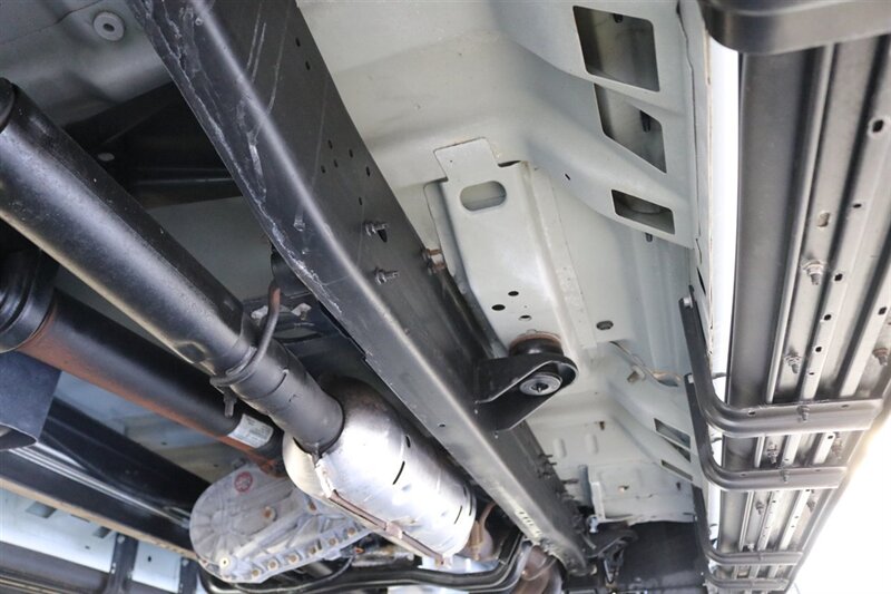 2001 Ford F-350 Lariat   - Photo 25 - Portland, OR 97230