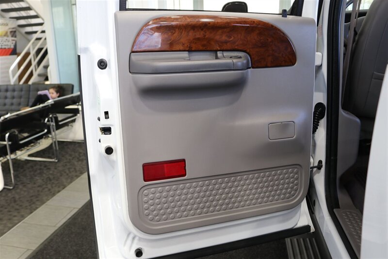 2001 Ford F-350 Lariat   - Photo 66 - Portland, OR 97230