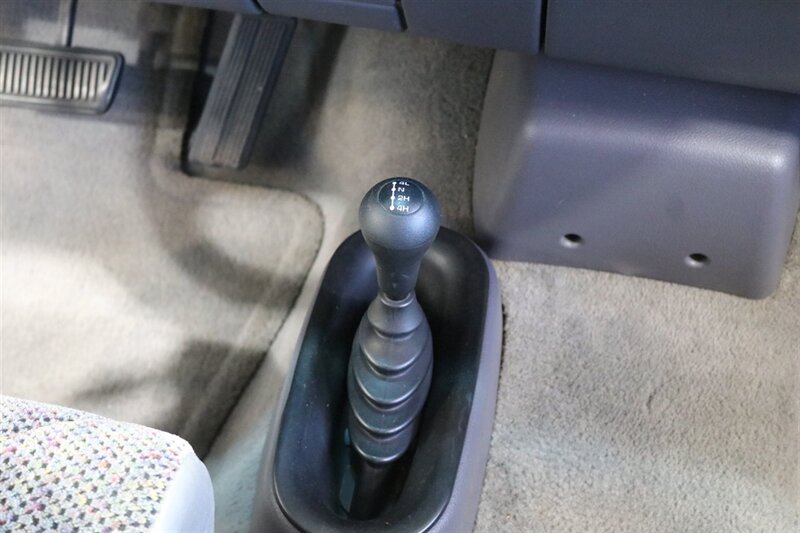 1998 Dodge Ram 2500 Laramie SLT  1-OWNER* SHORT BED* ALL SERVICE RECORDS SINCE NEW W/ ORIGINAL WINDOW STICKER* NEW 33 " BFG KO3 10-PLYS* NEVER HAD 5TH WHEEL OR GOOSE NECK* COOLANT & AC SERVICE* NEW STEERING BOX - Photo 82 - Portland, OR 97230