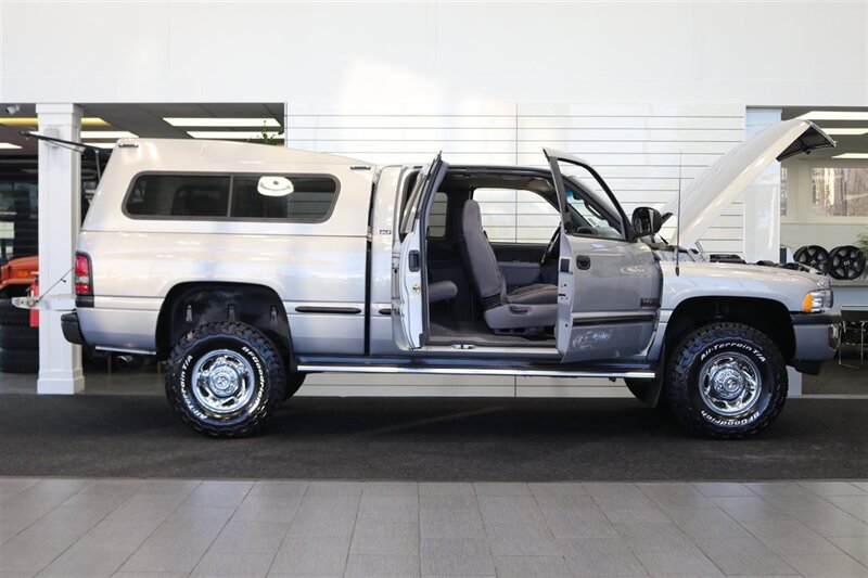 1998 Dodge Ram 2500 Laramie SLT  1-OWNER* SHORT BED* ALL SERVICE RECORDS SINCE NEW W/ ORIGINAL WINDOW STICKER* NEW 33 " BFG KO3 10-PLYS* NEVER HAD 5TH WHEEL OR GOOSE NECK* COOLANT & AC SERVICE* NEW STEERING BOX - Photo 11 - Portland, OR 97230