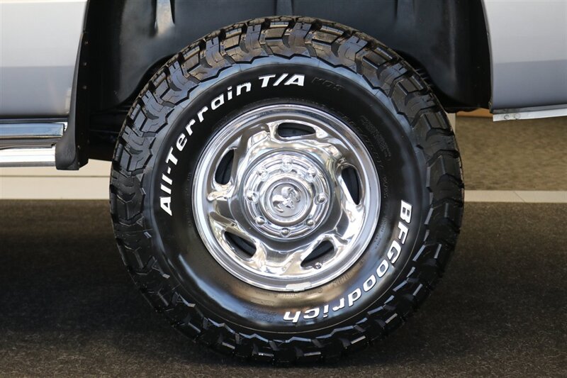 1998 Dodge Ram 2500 Laramie SLT  1-OWNER* SHORT BED* ALL SERVICE RECORDS SINCE NEW W/ ORIGINAL WINDOW STICKER* NEW 33 " BFG KO3 10-PLYS* NEVER HAD 5TH WHEEL OR GOOSE NECK* COOLANT & AC SERVICE* NEW STEERING BOX - Photo 21 - Portland, OR 97230