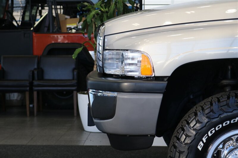 1998 Dodge Ram 2500 Laramie SLT  1-OWNER* SHORT BED* ALL SERVICE RECORDS SINCE NEW W/ ORIGINAL WINDOW STICKER* NEW 33 " BFG KO3 10-PLYS* NEVER HAD 5TH WHEEL OR GOOSE NECK* COOLANT & AC SERVICE* NEW STEERING BOX - Photo 46 - Portland, OR 97230