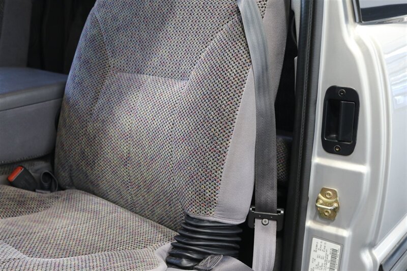 1998 Dodge Ram 2500 Laramie SLT  1-OWNER* SHORT BED* ALL SERVICE RECORDS SINCE NEW W/ ORIGINAL WINDOW STICKER* NEW 33 " BFG KO3 10-PLYS* NEVER HAD 5TH WHEEL OR GOOSE NECK* COOLANT & AC SERVICE* NEW STEERING BOX - Photo 70 - Portland, OR 97230