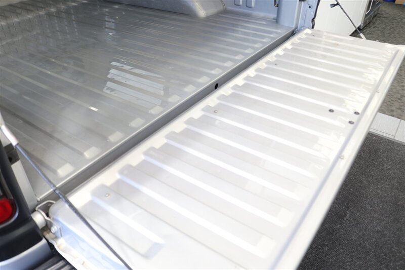 1998 Dodge Ram 2500 Laramie SLT  1-OWNER* SHORT BED* ALL SERVICE RECORDS SINCE NEW W/ ORIGINAL WINDOW STICKER* NEW 33 " BFG KO3 10-PLYS* NEVER HAD 5TH WHEEL OR GOOSE NECK* COOLANT & AC SERVICE* NEW STEERING BOX - Photo 39 - Portland, OR 97230