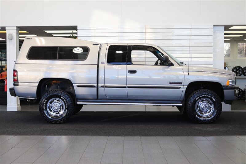 1998 Dodge Ram 2500 Laramie SLT  1-OWNER* SHORT BED* ALL SERVICE RECORDS SINCE NEW W/ ORIGINAL WINDOW STICKER* NEW 33 " BFG KO3 10-PLYS* NEVER HAD 5TH WHEEL OR GOOSE NECK* COOLANT & AC SERVICE* NEW STEERING BOX - Photo 5 - Portland, OR 97230