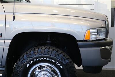 1998 Dodge Ram 2500 Laramie SLT  1-OWNER* SHORT BED* ALL SERVICE RECORDS SINCE NEW W/ ORIGINAL WINDOW STICKER* NEW 33 " BFG KO3 10-PLYS* NEVER HAD 5TH WHEEL OR GOOSE NECK* COOLANT & AC SERVICE* NEW STEERING BOX - Photo 49 - Portland, OR 97230
