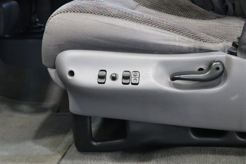 1998 Dodge Ram 2500 Laramie SLT  1-OWNER* SHORT BED* ALL SERVICE RECORDS SINCE NEW W/ ORIGINAL WINDOW STICKER* NEW 33 " BFG KO3 10-PLYS* NEVER HAD 5TH WHEEL OR GOOSE NECK* COOLANT & AC SERVICE* NEW STEERING BOX - Photo 64 - Portland, OR 97230