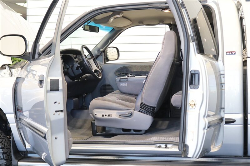 1998 Dodge Ram 2500 Laramie SLT  1-OWNER* SHORT BED* ALL SERVICE RECORDS SINCE NEW W/ ORIGINAL WINDOW STICKER* NEW 33 " BFG KO3 10-PLYS* NEVER HAD 5TH WHEEL OR GOOSE NECK* COOLANT & AC SERVICE* NEW STEERING BOX - Photo 58 - Portland, OR 97230