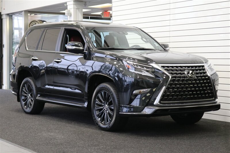 2023 Lexus GX Luxury  1-OWNER* SPORT DESIGN PKG* LUXURY PKG* DASH CAM* MULTI TERRAIN MONITOR* CROSS BARS* TOW PACKAGE* ALL BOOKS - WINDOW STICKER - 2 KEYS* LAST OF THE V-8s