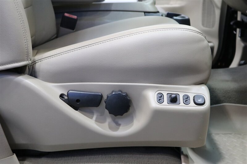 2005 Ford Excursion Limited  100% RUST FREE* ALL SERVICE RECORDS SINCE NEW* NEW 2.5 " BILSTEIN LEVEL KIT W/ NEW 35 " FALKEN A/T 4W 10-PLYS* LIKE NEW INTERIOR* FRESH SERVICE* ALL BOOKS & KEYS* ALL FLUIDS FLUSHED & CHANGED - Photo 69 - Portland, OR 97230