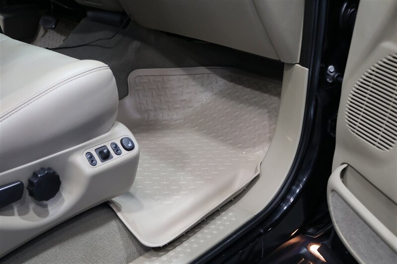 2005 Ford Excursion Limited  100% RUST FREE* ALL SERVICE RECORDS SINCE NEW* NEW 2.5 " BILSTEIN LEVEL KIT W/ NEW 35 " FALKEN A/T 4W 10-PLYS* LIKE NEW INTERIOR* FRESH SERVICE* ALL BOOKS & KEYS* ALL FLUIDS FLUSHED & CHANGED - Photo 77 - Portland, OR 97230