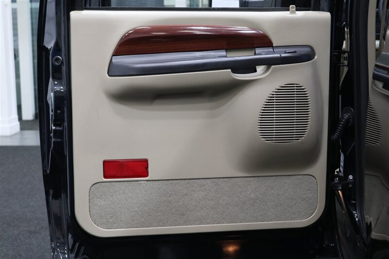 2005 Ford Excursion Limited  100% RUST FREE* ALL SERVICE RECORDS SINCE NEW* NEW 2.5 " BILSTEIN LEVEL KIT W/ NEW 35 " FALKEN A/T 4W 10-PLYS* LIKE NEW INTERIOR* FRESH SERVICE* ALL BOOKS & KEYS* ALL FLUIDS FLUSHED & CHANGED - Photo 66 - Portland, OR 97230