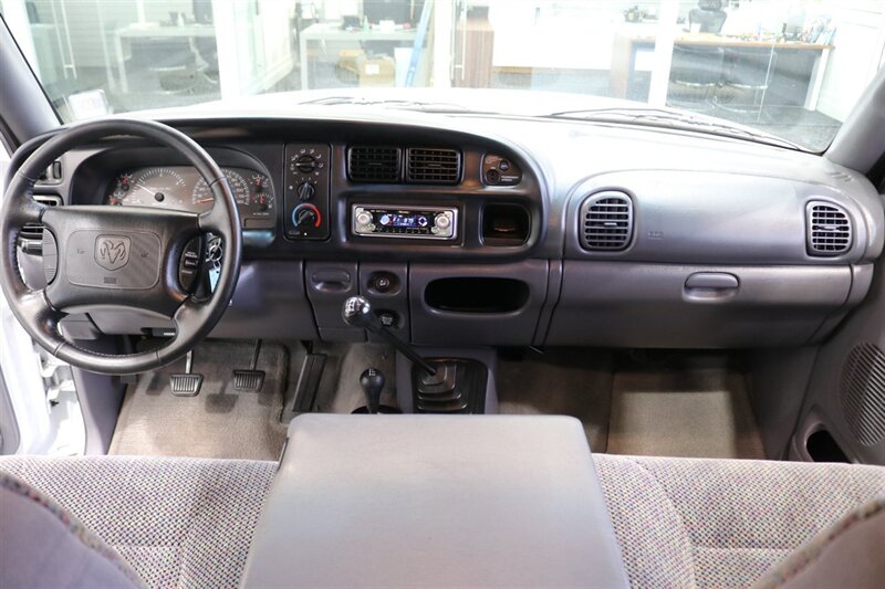 2000 Dodge Ram 2500 SLT 1-OWNER* SHORT BED* 5-SPEED MANUAL* ZERO RUST* 100% STOCK & ORIGINAL* 5.9L CUMMINS* BFG KO2s* NEVER HAD A 5TH WHEEL OR GOOSE NECK* ALL BOOKS & WINDOW STICKER* PERFECT DASH - Photo 19 - Portland, OR 97230