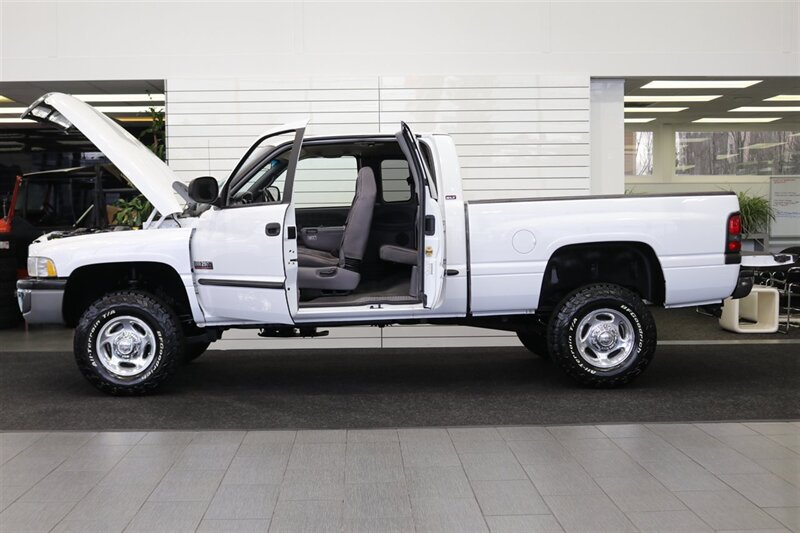 2000 Dodge Ram 2500 SLT 1-OWNER* SHORT BED* 5-SPEED MANUAL* ZERO RUST* 100% STOCK & ORIGINAL* 5.9L CUMMINS* BFG KO2s* NEVER HAD A 5TH WHEEL OR GOOSE NECK* ALL BOOKS & WINDOW STICKER* PERFECT DASH - Photo 10 - Portland, OR 97230